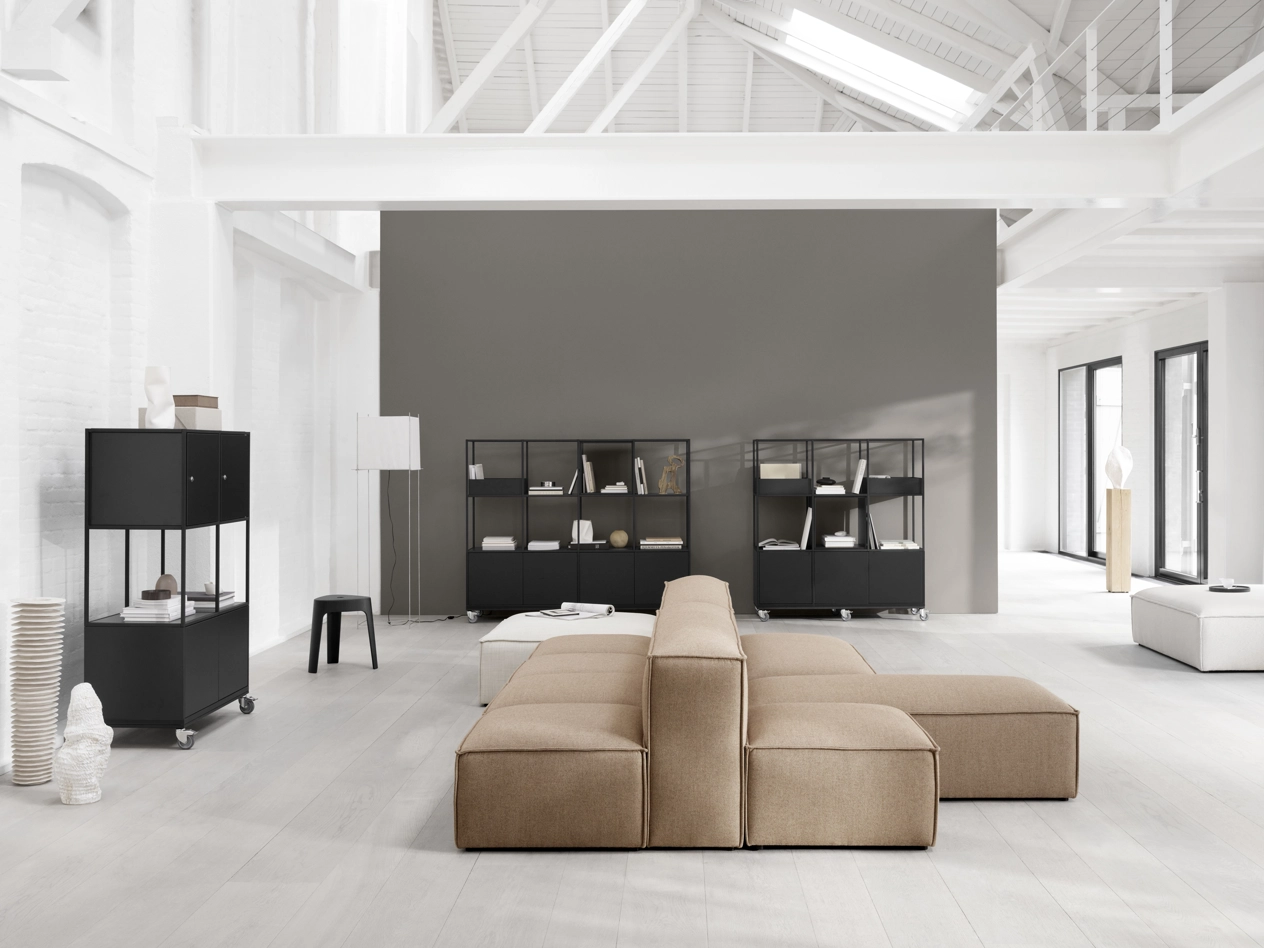 Representatives_SalesWest_Container1_GalleryA_Centre.jpg