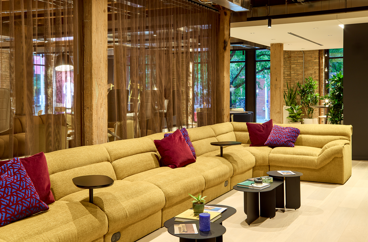 Showroom_Chicago_Fulton_Gallery_Image_Middle 