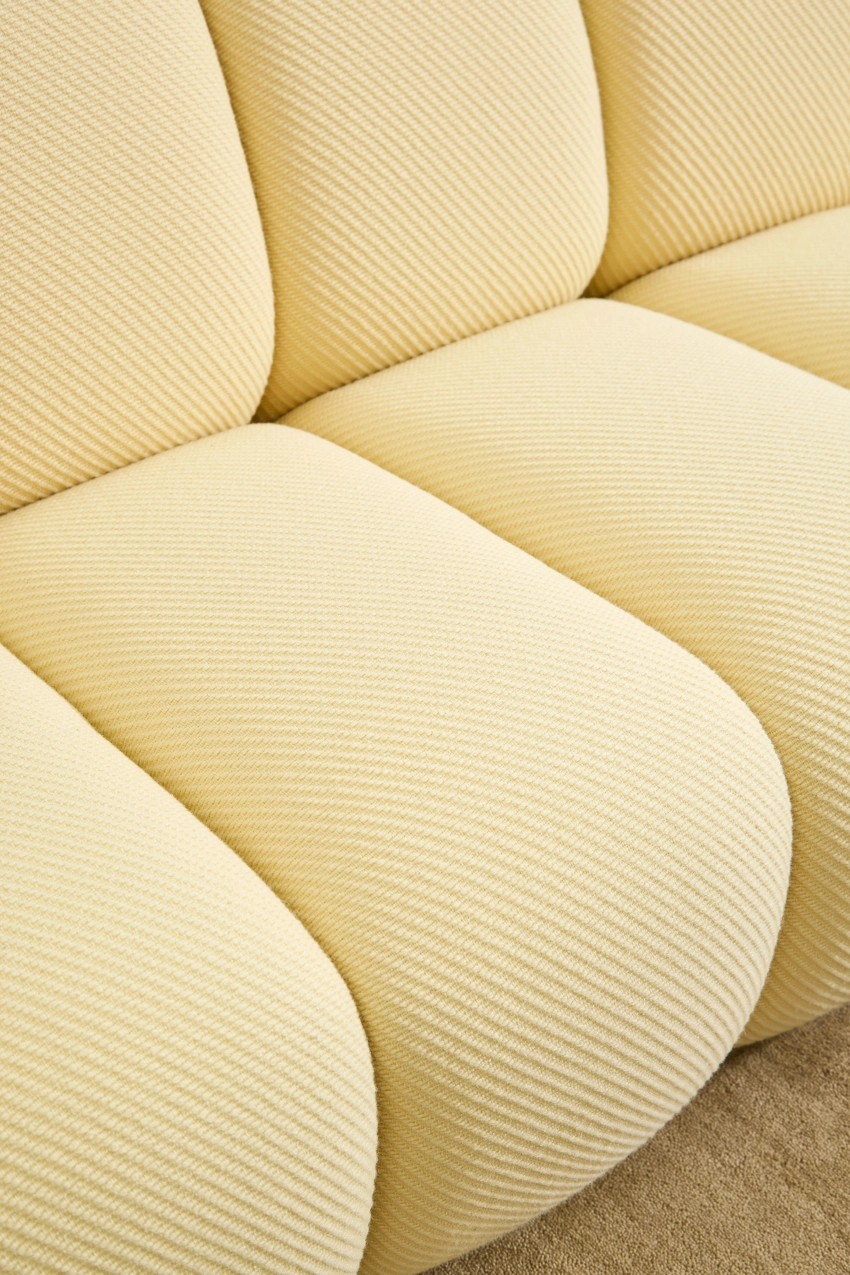 Aura_Lounge_Family_Carousel_4_1