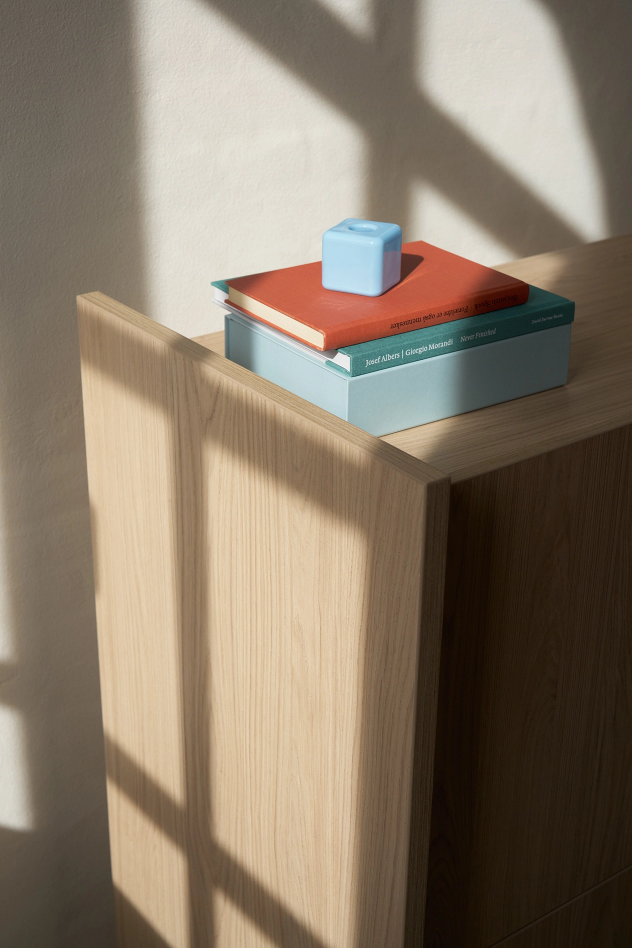 Sula_Credenza_family_01