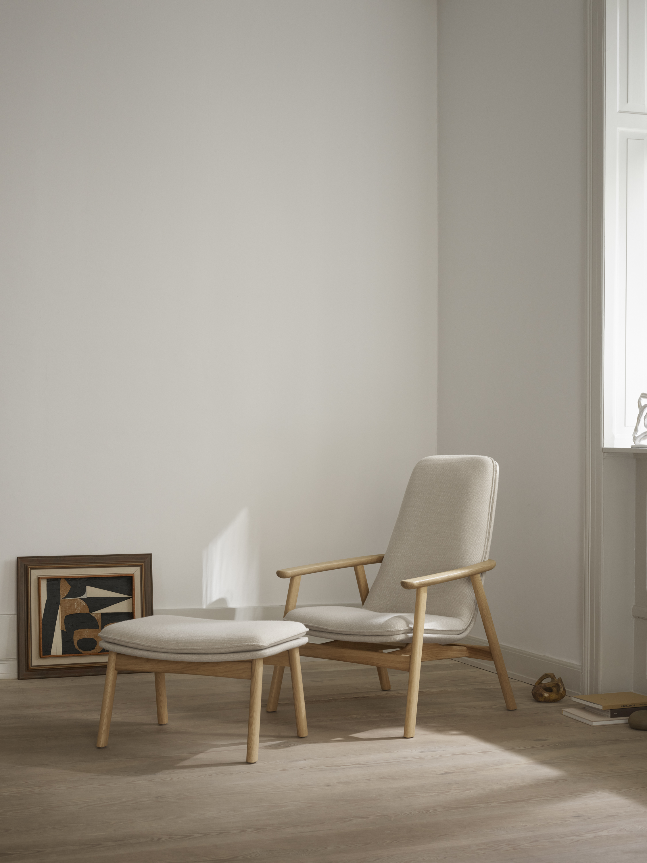 Allermuir - UKU201 Mid Back Lounge Chair