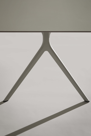 Axyl_Tables_Mood_Images_32.jpeg